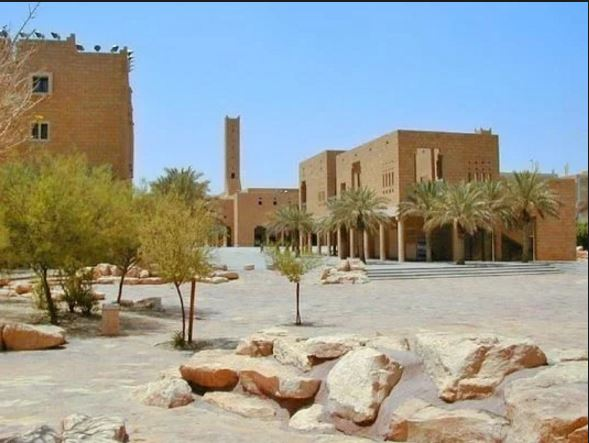 Умм Хани двоюродная сестра Пророка ﷺ и сестра Али, да будет доволен ею Аллах.